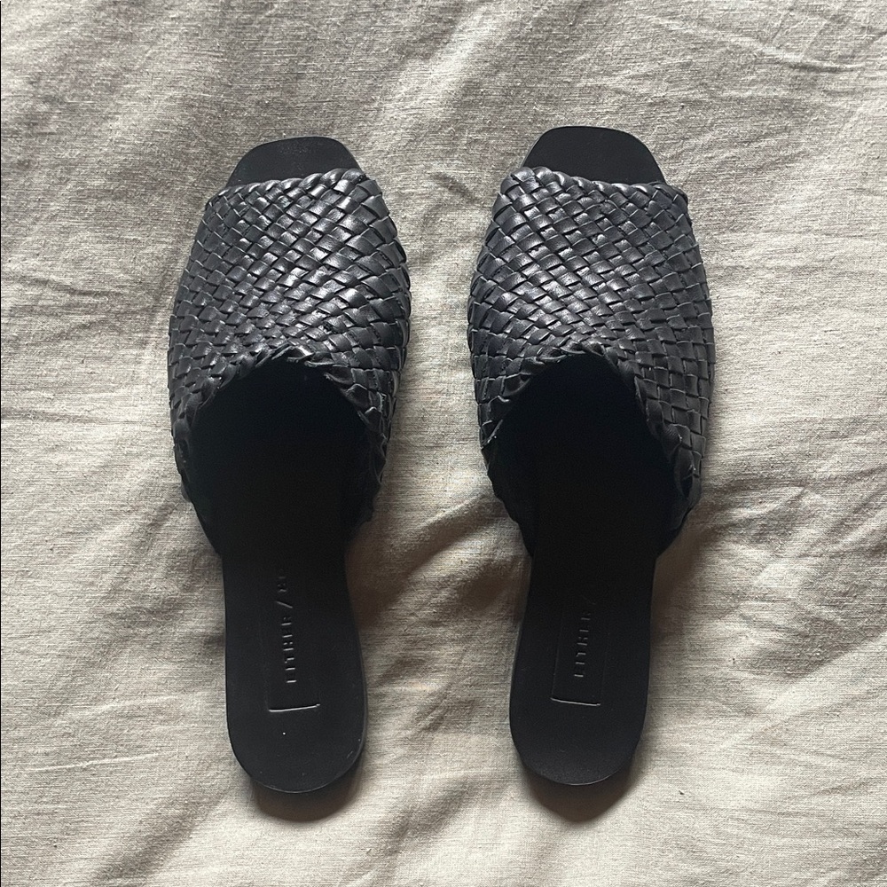 BNWT Either/Or Woven Black Slide size 7